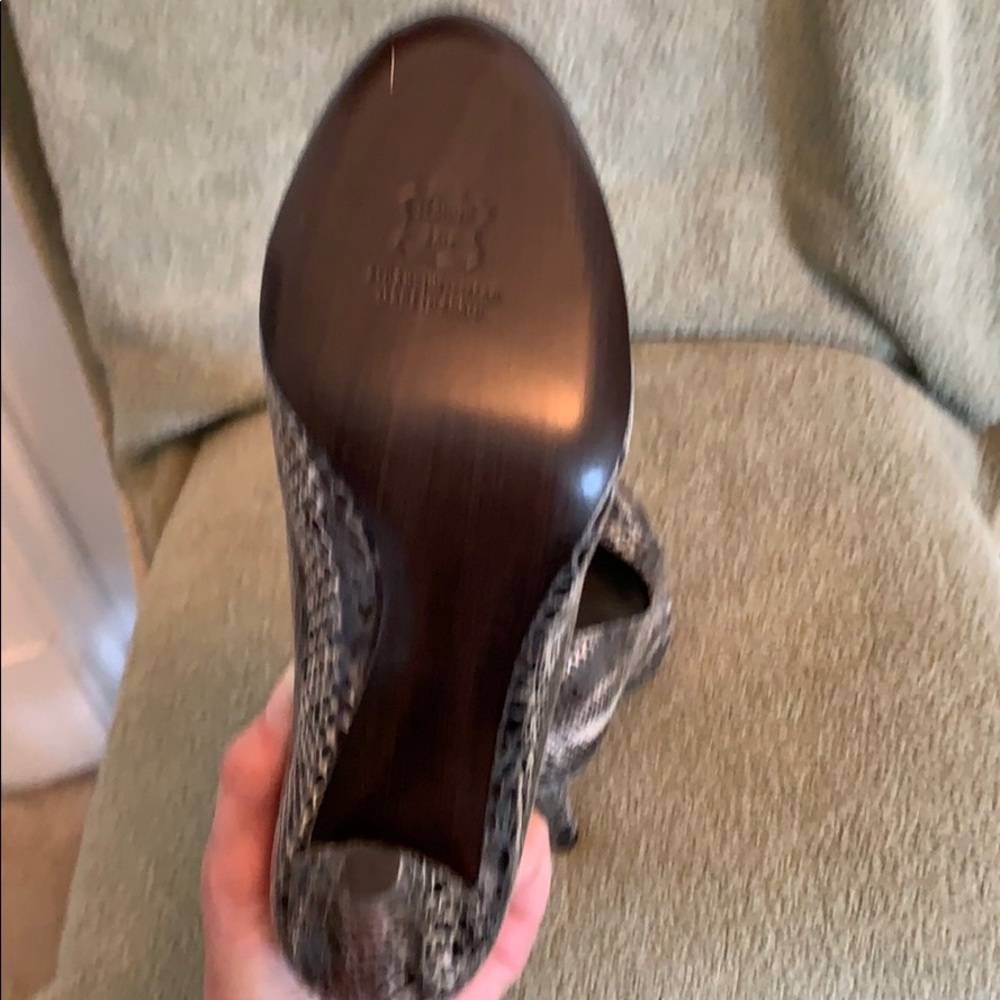 Grey Snake Print Stuart Weitzman Heel Size 11m - image 7